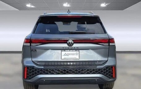 Volkswagen Tiguan, 2025 год, 4 834 000 рублей, 9 фотография