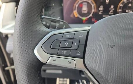 Volkswagen Tiguan, 2025 год, 4 834 000 рублей, 15 фотография