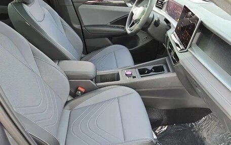 Volkswagen Tiguan, 2025 год, 4 834 000 рублей, 24 фотография