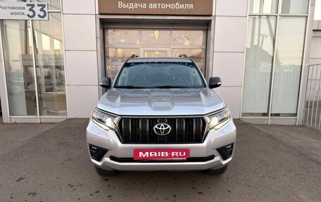 Toyota Land Cruiser Prado 150 рестайлинг 2, 2022 год, 5 645 000 рублей, 2 фотография