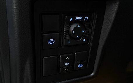 Toyota Land Cruiser Prado 150 рестайлинг 2, 2022 год, 5 645 000 рублей, 15 фотография