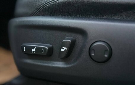 Toyota Land Cruiser Prado 150 рестайлинг 2, 2022 год, 5 645 000 рублей, 14 фотография