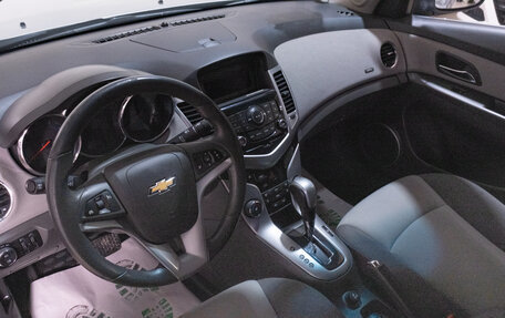 Chevrolet Cruze II, 2010 год, 949 000 рублей, 17 фотография