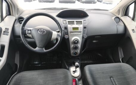 Toyota Yaris III рестайлинг, 2007 год, 649 000 рублей, 4 фотография