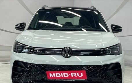 Volkswagen Tiguan II, 2025 год, 4 929 000 рублей, 2 фотография