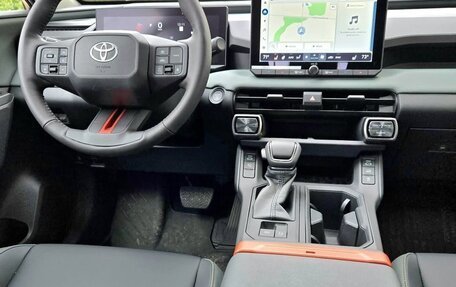 Toyota RAV4, 2025 год, 4 850 000 рублей, 11 фотография
