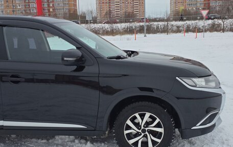 Mitsubishi Outlander III рестайлинг 3, 2017 год, 1 850 000 рублей, 6 фотография