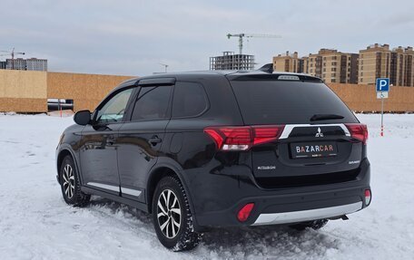Mitsubishi Outlander III рестайлинг 3, 2017 год, 1 850 000 рублей, 9 фотография