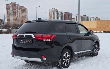 Mitsubishi Outlander III рестайлинг 3, 2017 год, 1 850 000 рублей, 7 фотография