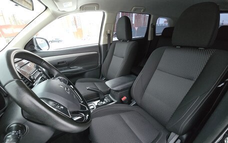 Mitsubishi Outlander III рестайлинг 3, 2017 год, 1 850 000 рублей, 20 фотография