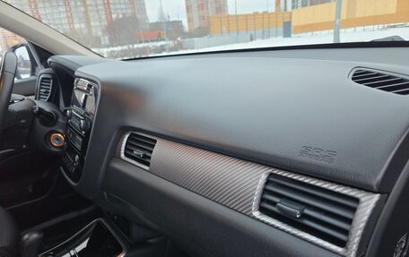 Mitsubishi Outlander III рестайлинг 3, 2017 год, 1 850 000 рублей, 21 фотография