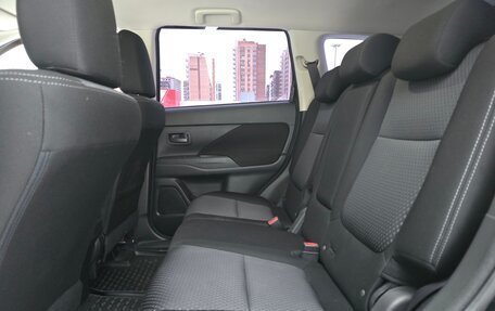 Mitsubishi Outlander III рестайлинг 3, 2017 год, 1 850 000 рублей, 23 фотография