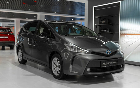 Toyota Prius v (+) I (ZVW40/41) рестайлинг, 2015 год, 1 650 000 рублей, 2 фотография