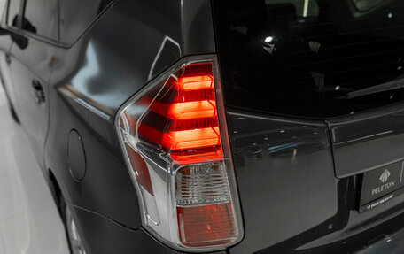 Toyota Prius v (+) I (ZVW40/41) рестайлинг, 2015 год, 1 650 000 рублей, 24 фотография