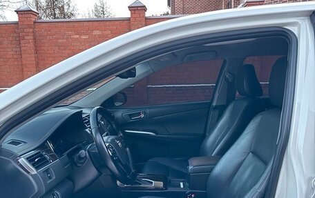 Toyota Camry, 2017 год, 2 290 000 рублей, 16 фотография