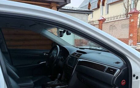 Toyota Camry, 2017 год, 2 290 000 рублей, 22 фотография