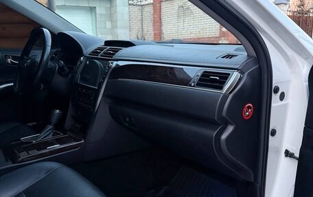 Toyota Camry, 2017 год, 2 290 000 рублей, 26 фотография