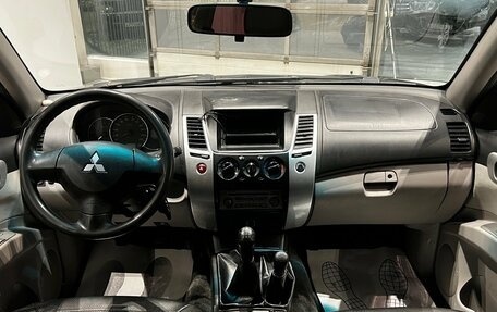 Mitsubishi Pajero Sport II рестайлинг, 2013 год, 1 490 000 рублей, 10 фотография