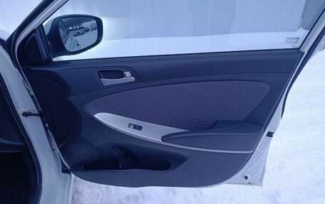 Hyundai Solaris II рестайлинг, 2013 год, 750 000 рублей, 17 фотография