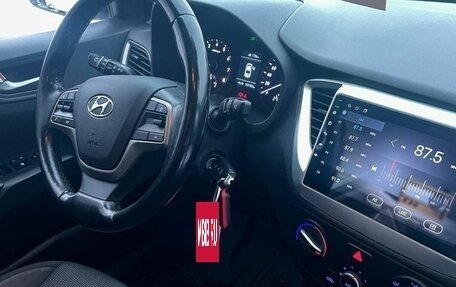 Hyundai Solaris II рестайлинг, 2018 год, 1 192 000 рублей, 11 фотография