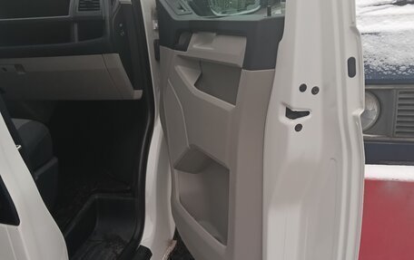 Volkswagen Transporter T6 рестайлинг, 2018 год, 3 100 000 рублей, 7 фотография