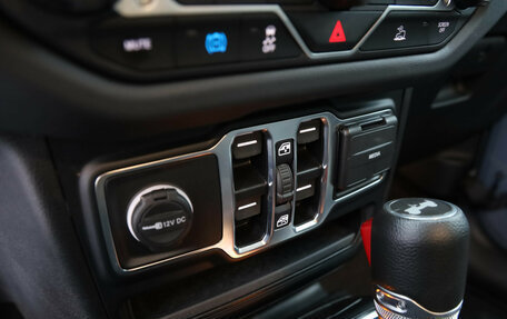 Jeep Wrangler, 2023 год, 6 400 000 рублей, 13 фотография