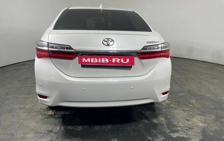 Toyota Corolla, 2017 год, 1 890 000 рублей, 5 фотография