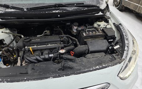 Hyundai Solaris II рестайлинг, 2013 год, 900 000 рублей, 5 фотография