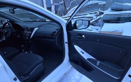 Hyundai Solaris II рестайлинг, 2013 год, 900 000 рублей, 10 фотография