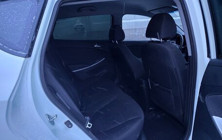 Hyundai Solaris II рестайлинг, 2013 год, 900 000 рублей, 12 фотография