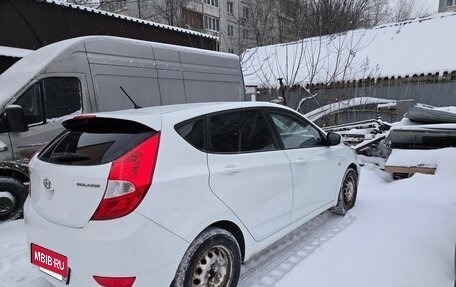 Hyundai Solaris II рестайлинг, 2013 год, 900 000 рублей, 13 фотография