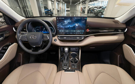 Toyota Highlander, 2025 год, 6 200 000 рублей, 8 фотография