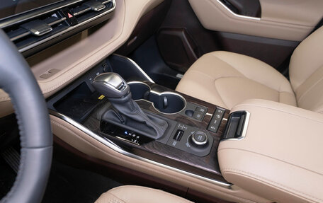 Toyota Highlander, 2025 год, 6 200 000 рублей, 18 фотография