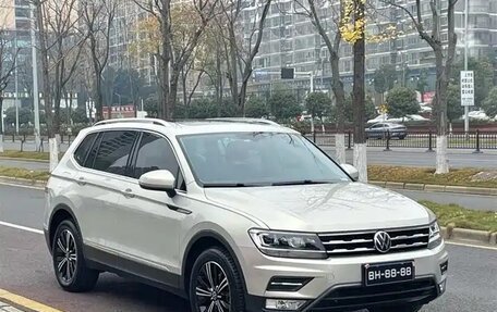 Volkswagen Tiguan II, 2022 год, 2 145 000 рублей, 3 фотография