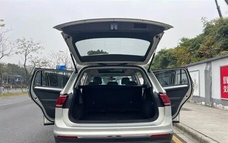 Volkswagen Tiguan II, 2022 год, 2 145 000 рублей, 7 фотография