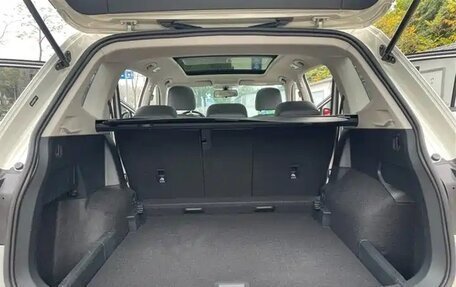 Volkswagen Tiguan II, 2022 год, 2 145 000 рублей, 8 фотография