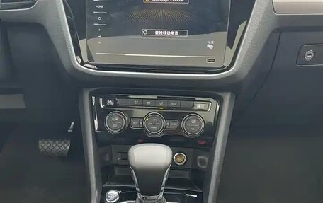 Volkswagen Tiguan II, 2022 год, 2 145 000 рублей, 14 фотография