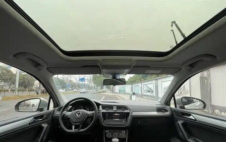 Volkswagen Tiguan II, 2022 год, 2 145 000 рублей, 13 фотография