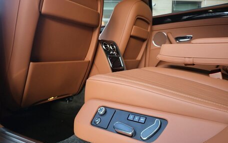 Bentley Flying Spur, 2024 год, 25 100 000 рублей, 38 фотография