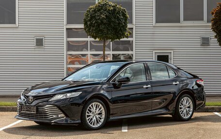 Toyota Camry, 2021 год, 2 245 000 рублей, 1 фотография