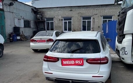 Mercedes-Benz E-Класс, 2023 год, 2 900 000 рублей, 1 фотография