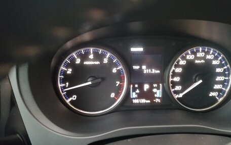 Mitsubishi Outlander III рестайлинг 3, 2018 год, 1 900 000 рублей, 15 фотография