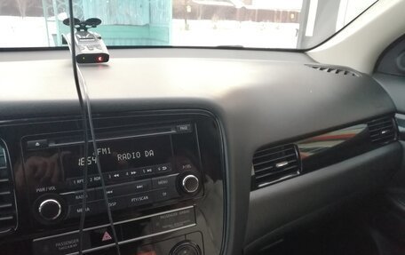 Mitsubishi Outlander III рестайлинг 3, 2018 год, 1 900 000 рублей, 25 фотография