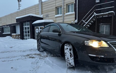 Volkswagen Passat B6, 2006 год, 550 000 рублей, 2 фотография
