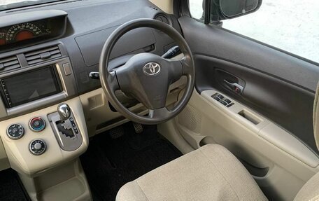 Toyota Passo Sette, 2009 год, 850 000 рублей, 15 фотография