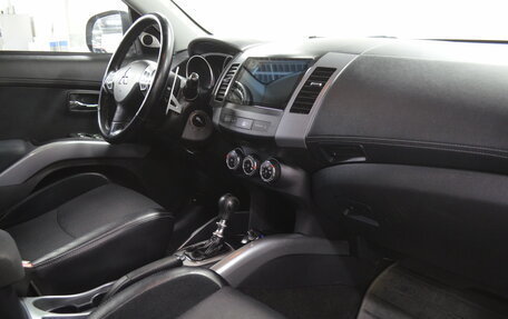 Mitsubishi Outlander III рестайлинг 3, 2010 год, 1 230 000 рублей, 8 фотография