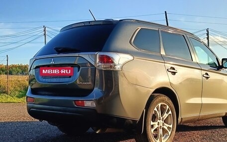 Mitsubishi Outlander III рестайлинг 3, 2013 год, 1 550 000 рублей, 4 фотография