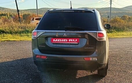 Mitsubishi Outlander III рестайлинг 3, 2013 год, 1 550 000 рублей, 5 фотография