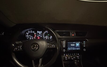 Skoda Superb III рестайлинг, 2016 год, 1 990 000 рублей, 13 фотография