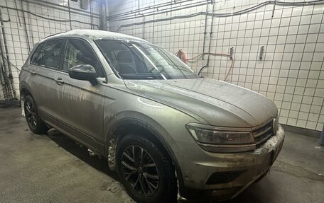 Volkswagen Tiguan II, 2019 год, 2 899 000 рублей, 2 фотография